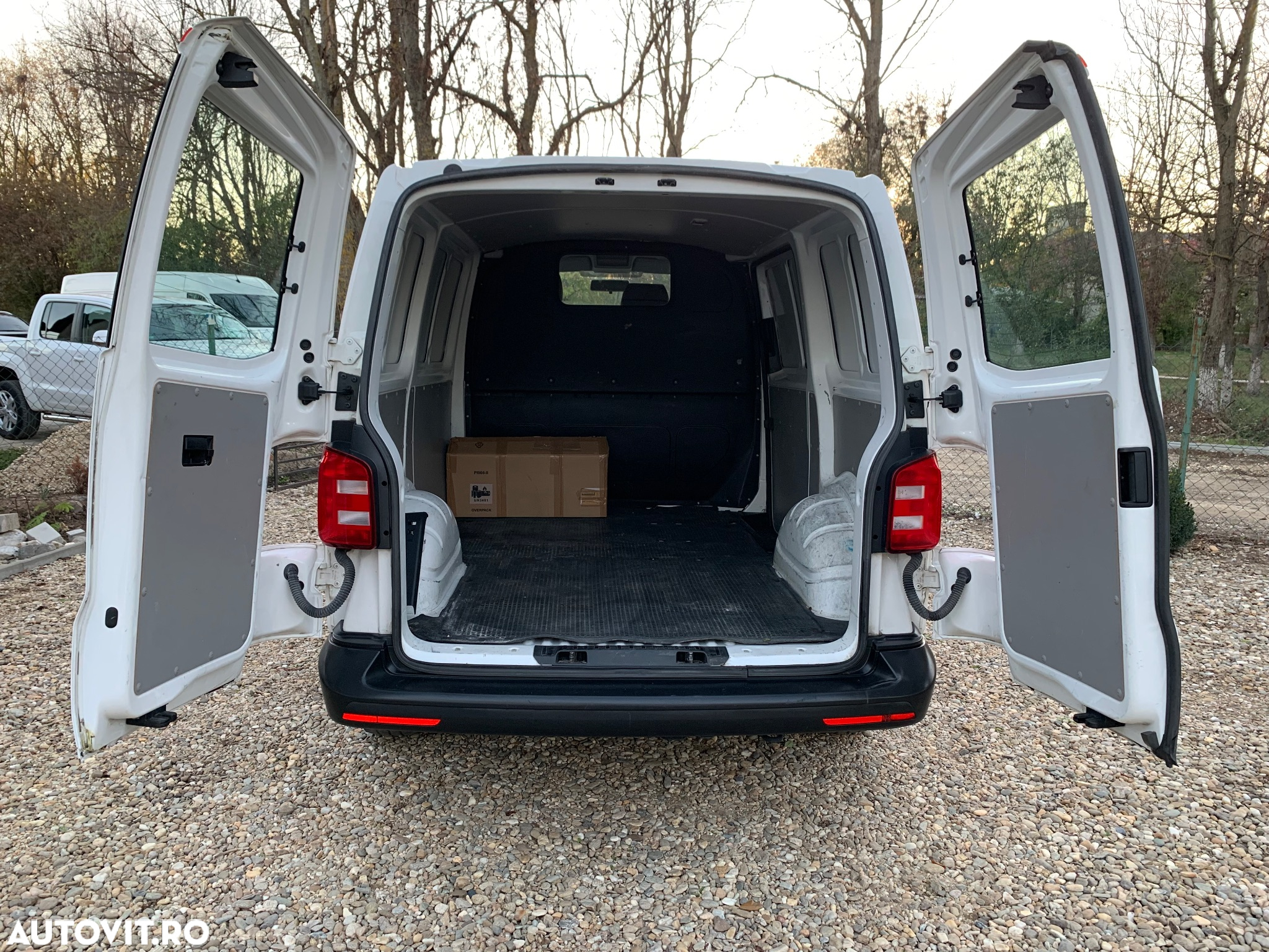 Volkswagen Transporter Kombi T6 2.0 TDI 84 kW KR - 4