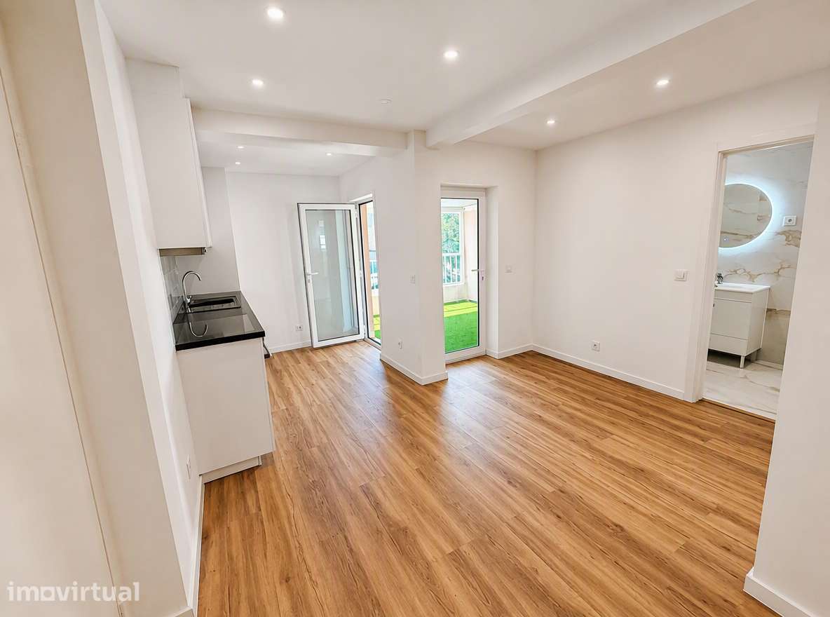 T2 Remodelado com Varanda de 13 m² - Queluz - Grande imagem: 3/26