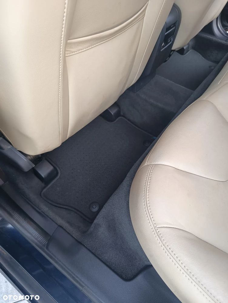 Volvo XC 60 - 30
