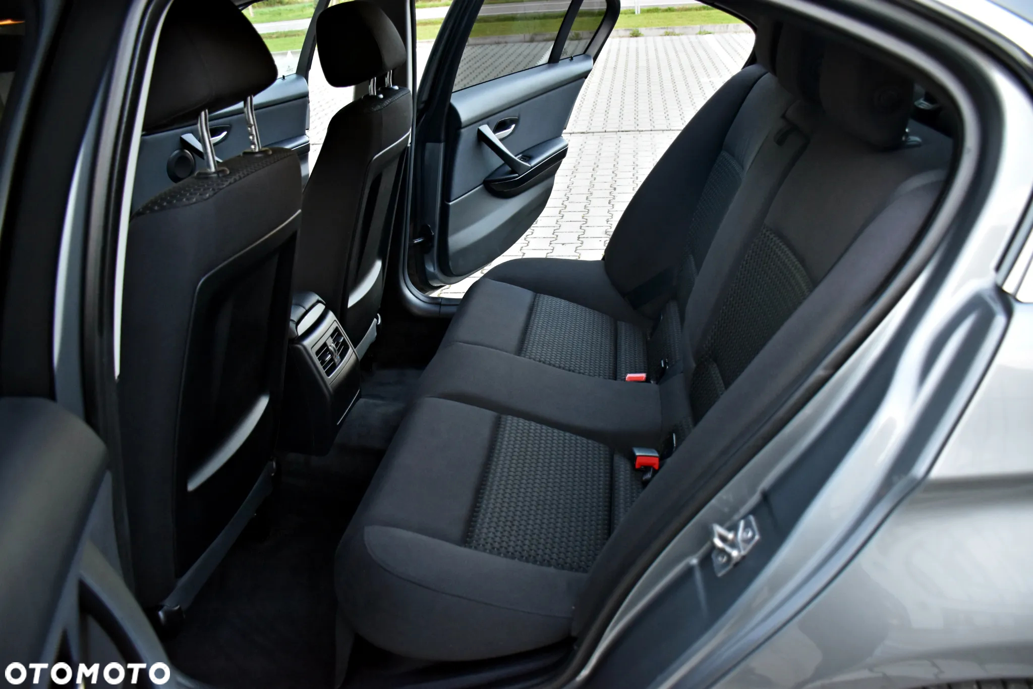 BMW Seria 3 320i - 28