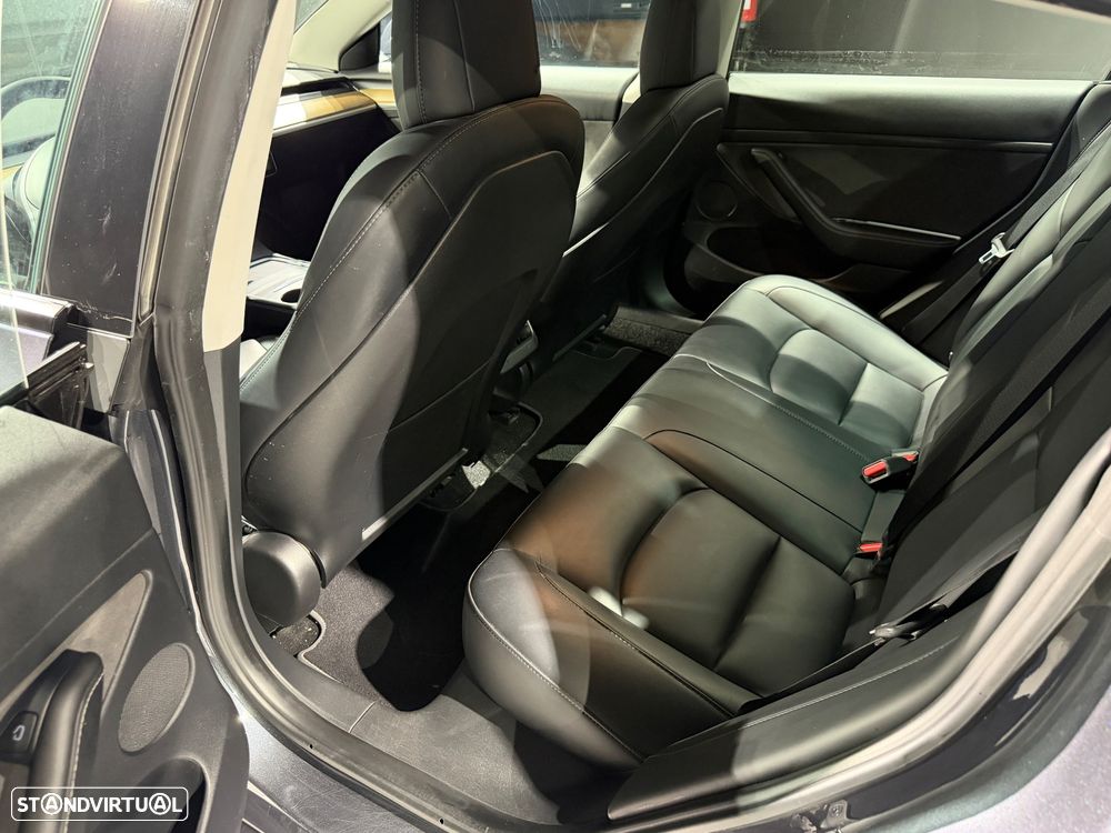 Tesla Model 3 Long-Range Dual Motor AWD - 48