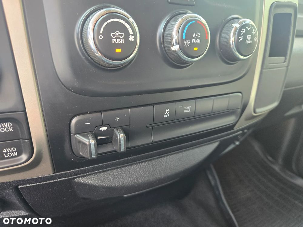 RAM 1500 - 21