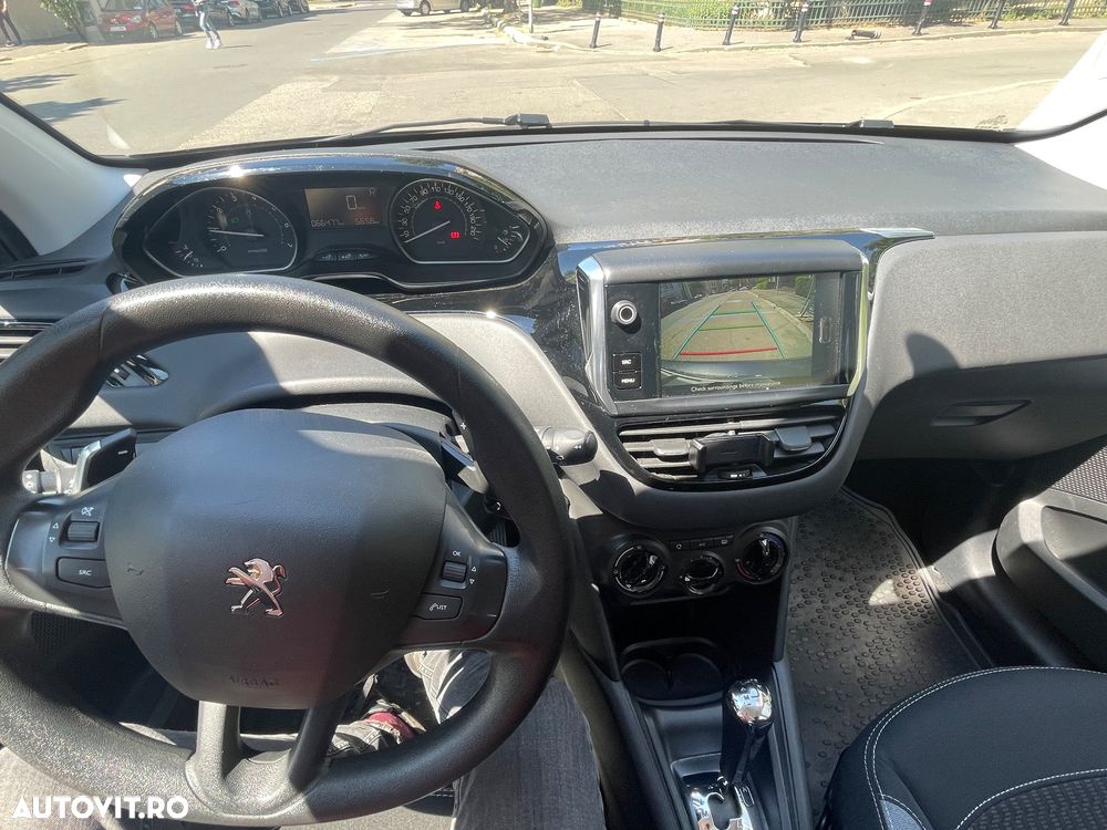 Peugeot 208 1.2 L PureTech ETG Active - 9
