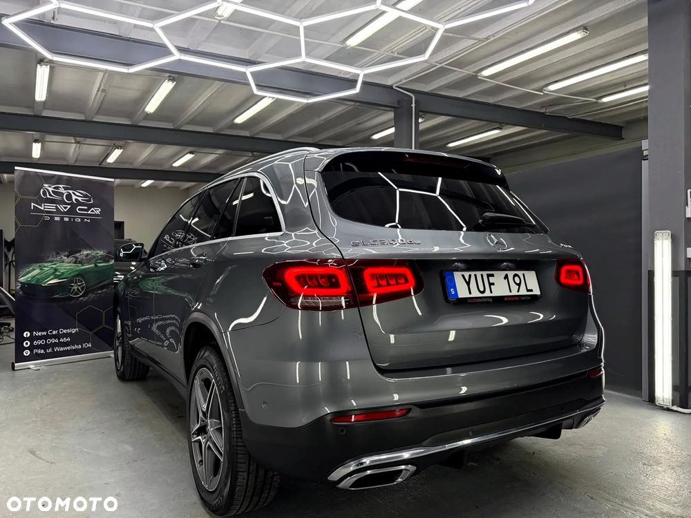 Mercedes-Benz GLC 300 de 4-Matic Business Edition - 4