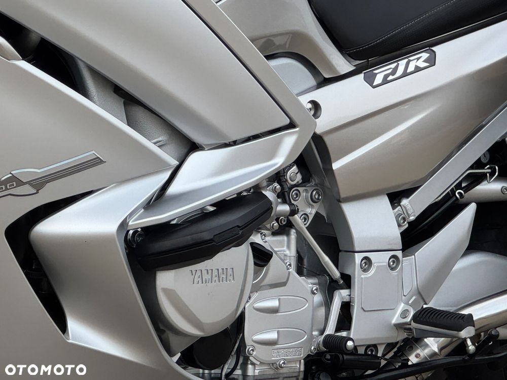 Yamaha FJR - 35