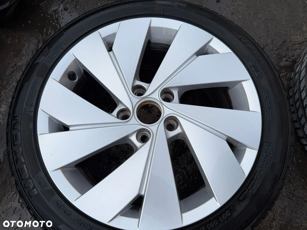 Koła Felgi 225/45 17' koła Volkswagen Golf VIII 8 5H0 601025BE 7.5Jx17H2 ET51 centr 57,1 OE - 4