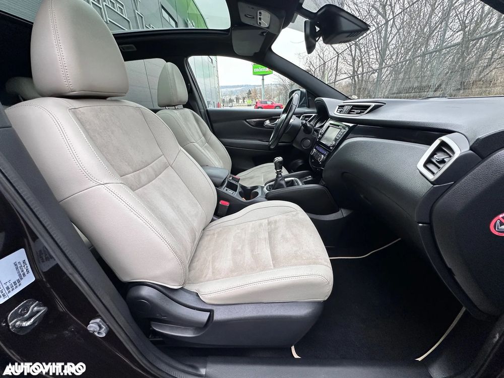 Nissan Qashqai 1.6 DCI 4 x 4 DPF tekna - 24