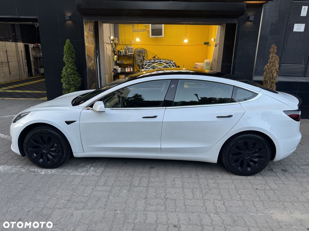 Tesla Model 3 Standard Range Plus - 2