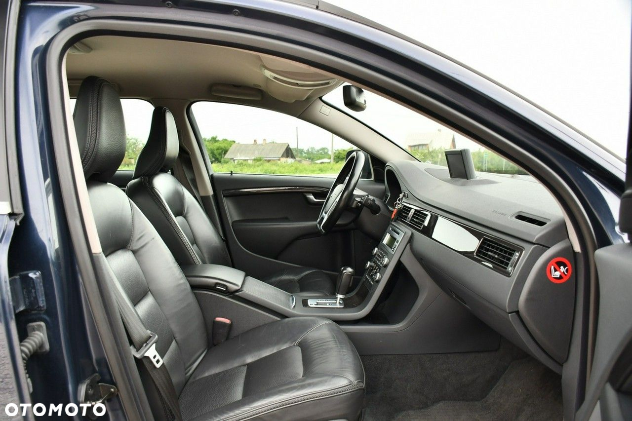 Volvo XC 70 2.4D Momentum - 31