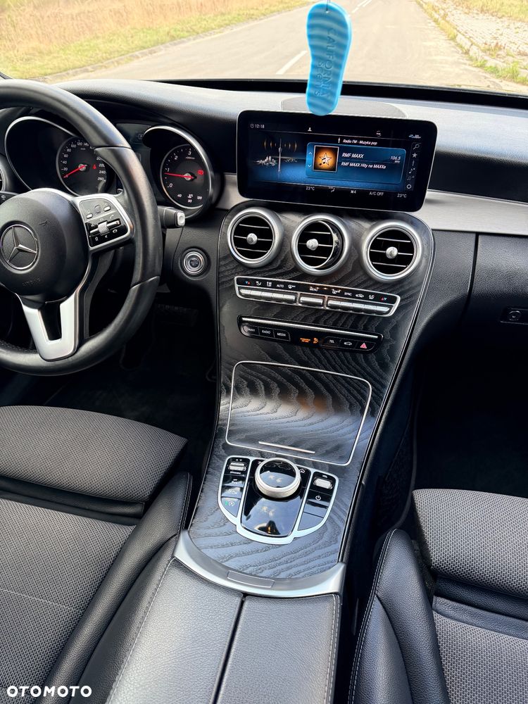 Mercedes-Benz Klasa C 220 d 4Matic 9G-TRONIC Avantgarde - 26