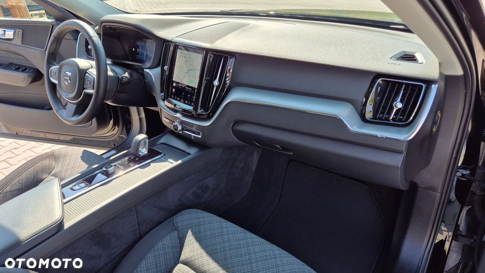 Volvo XC 60 T6 Plug-In Hybrid AWD Core - 26