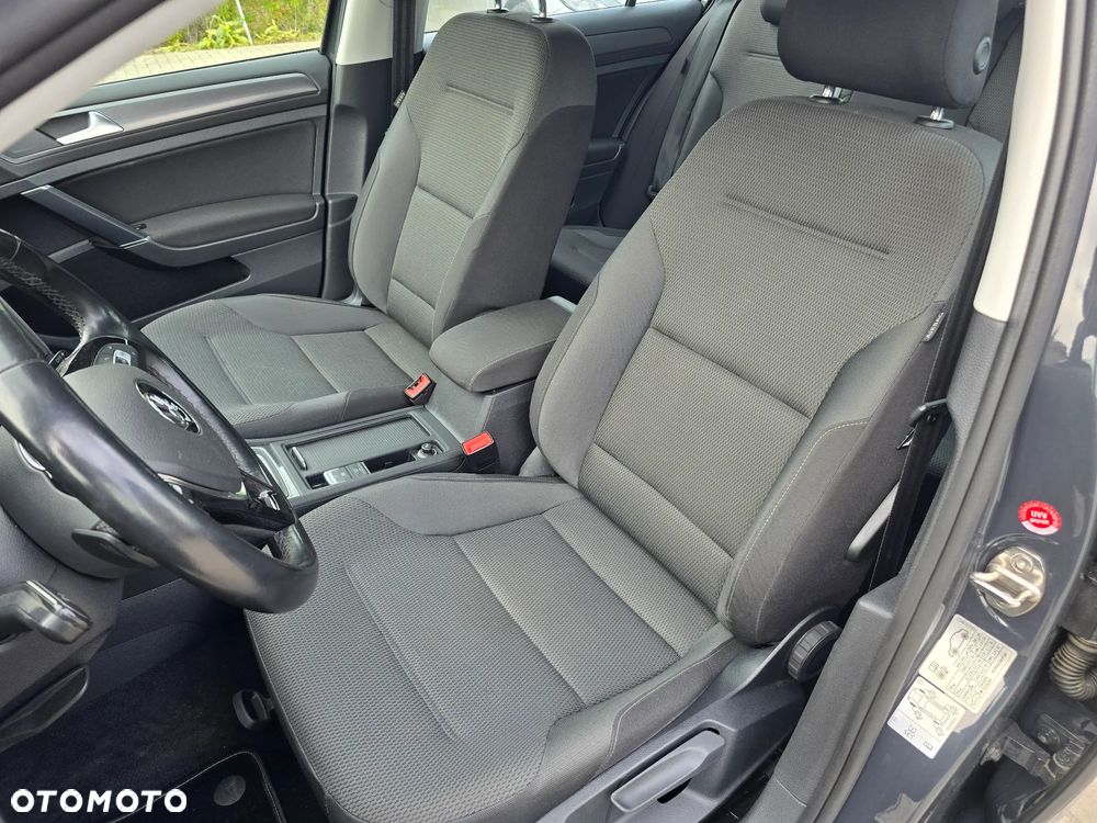 Volkswagen Golf - 12