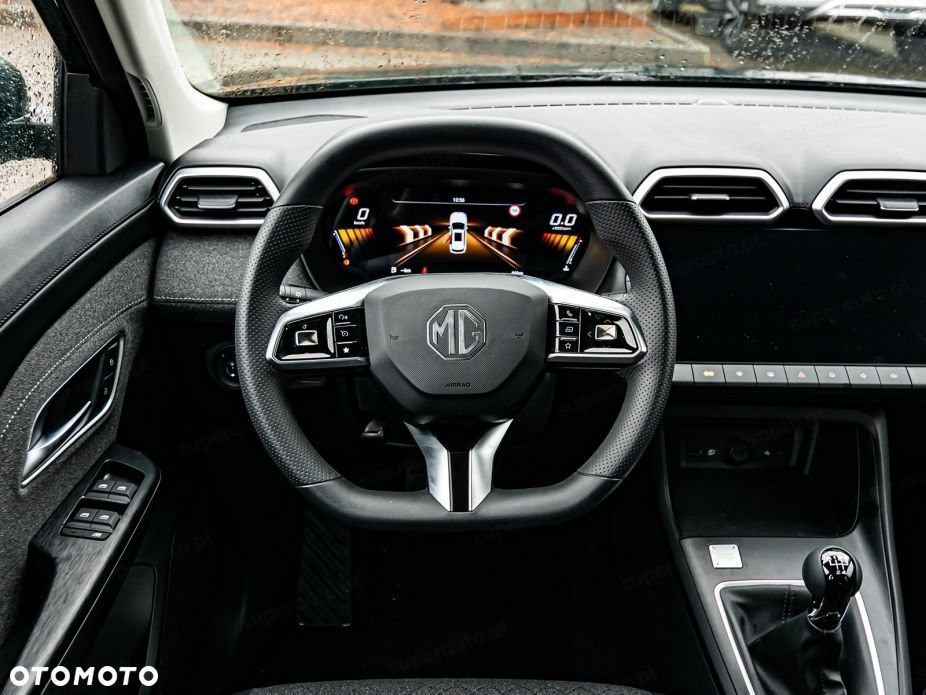 MG ZS - 8
