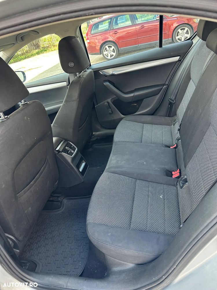 Skoda Octavia 1.6 TDI AMBITION - 7