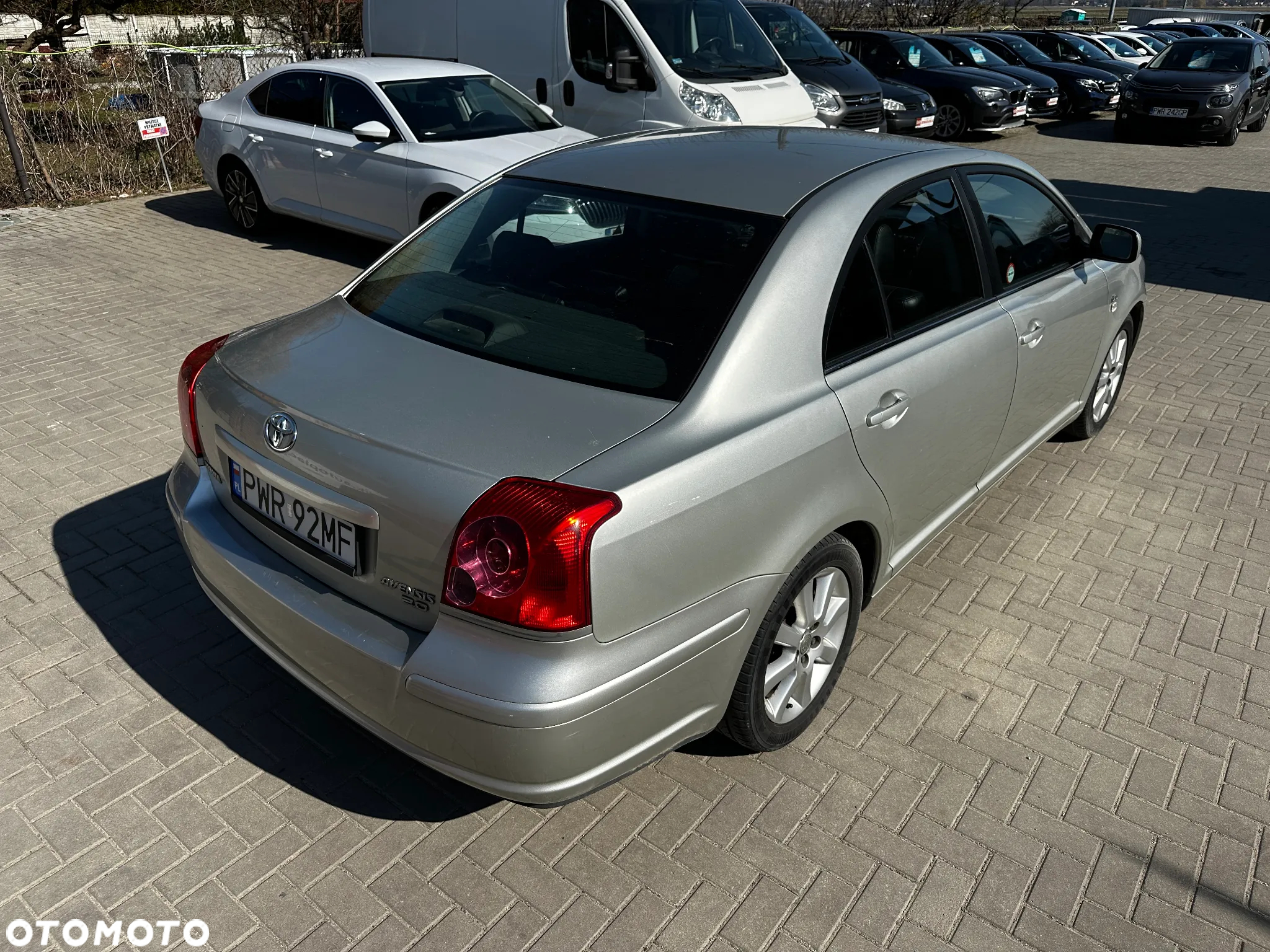 Toyota Avensis - 34