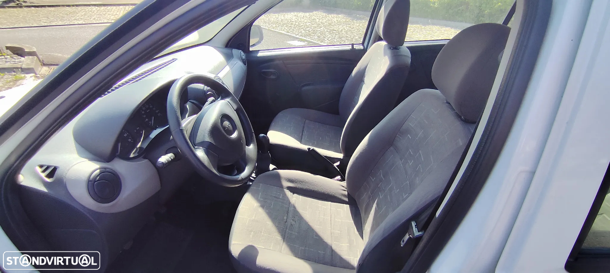 Dacia Sandero - 10