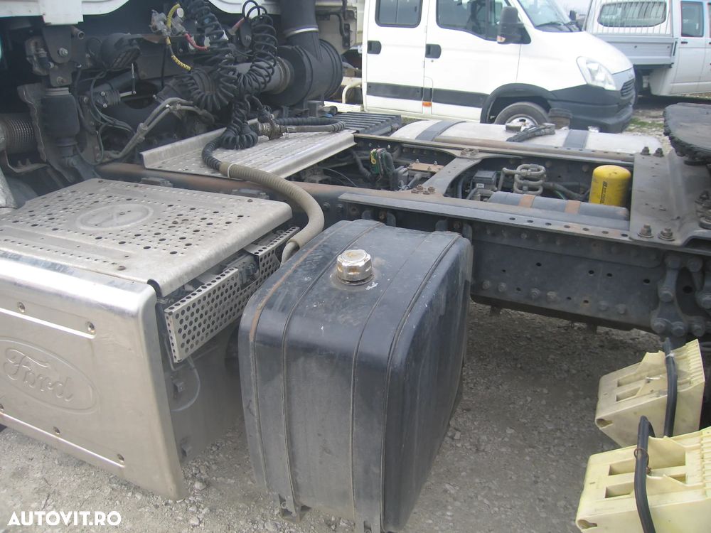 Ford FHT61GX CARGO , 480CP . - 21