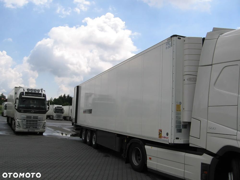 Schmitz Cargobull SKO 24 - 2