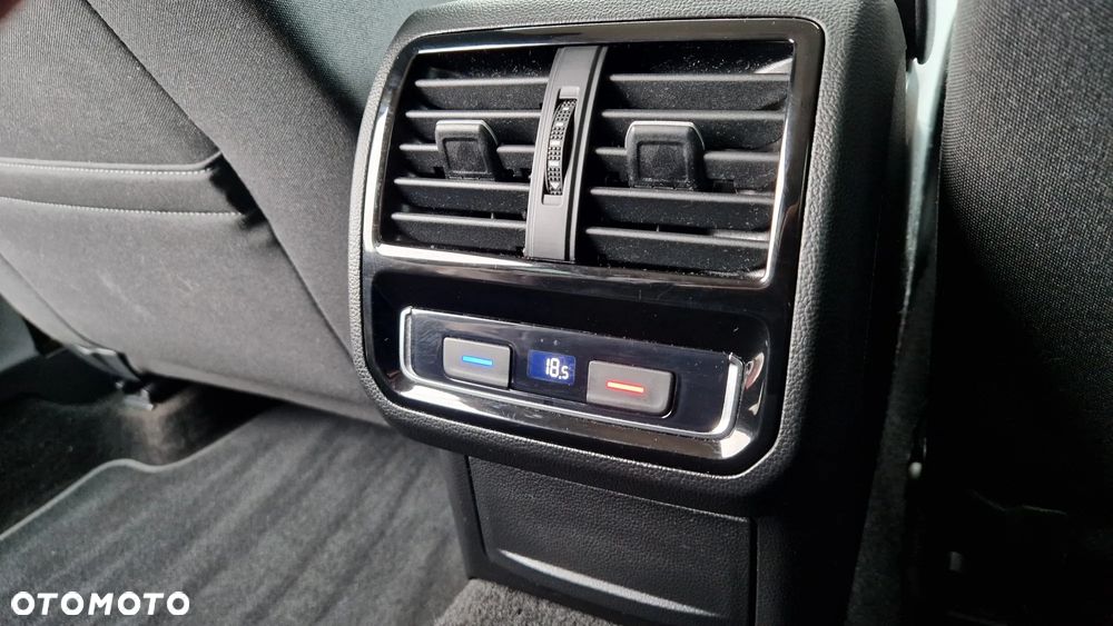 Volkswagen Passat - 29