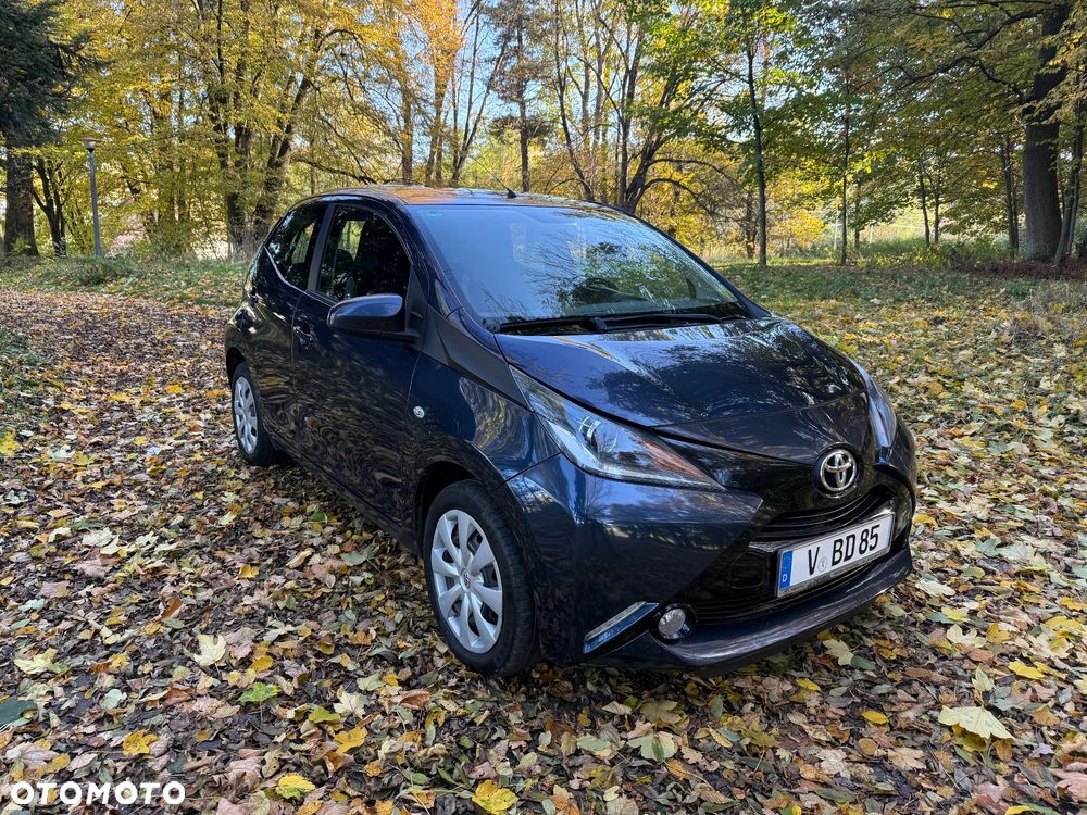 Toyota Aygo x-play touch - 1