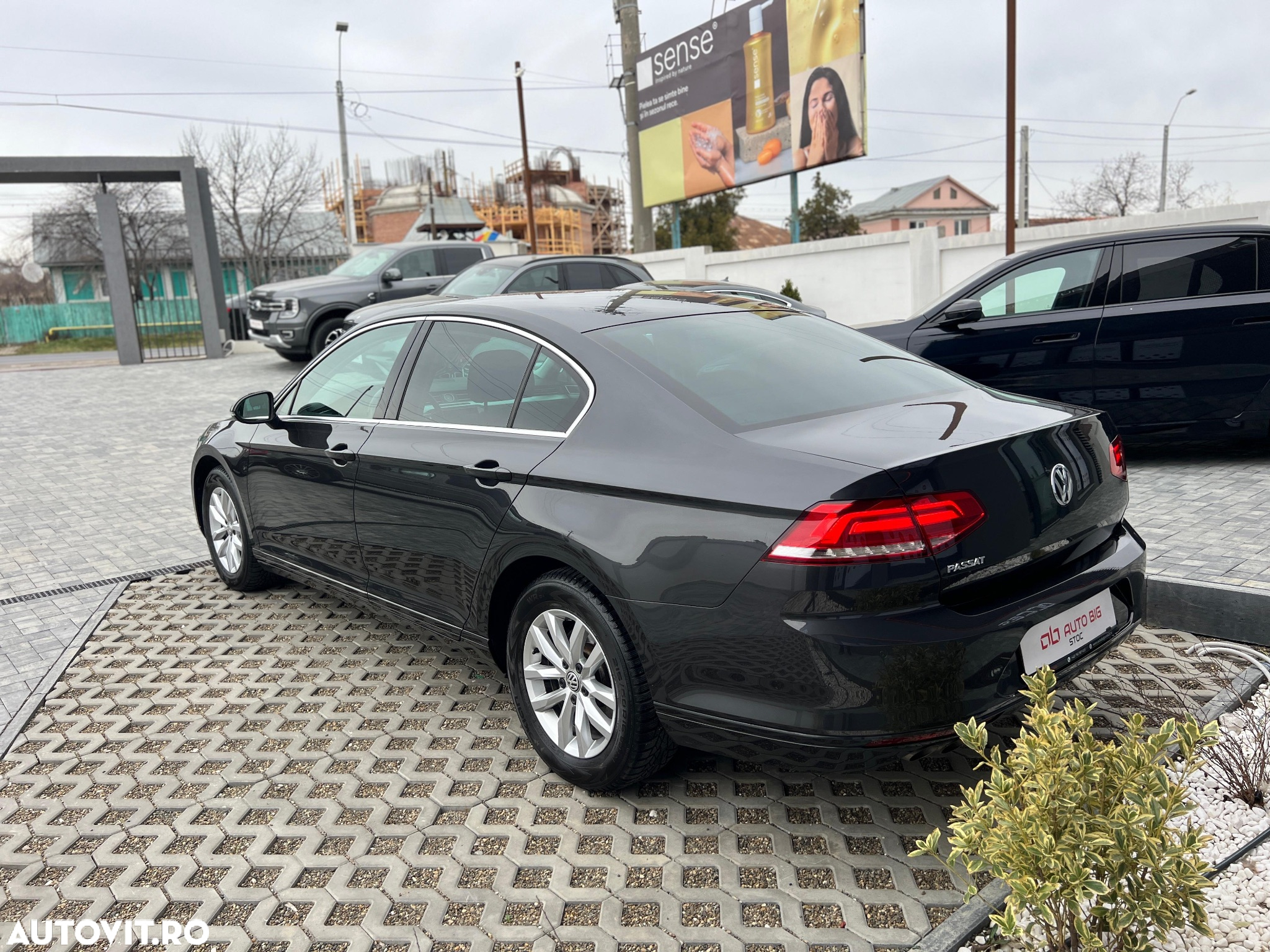 Volkswagen Passat - 8