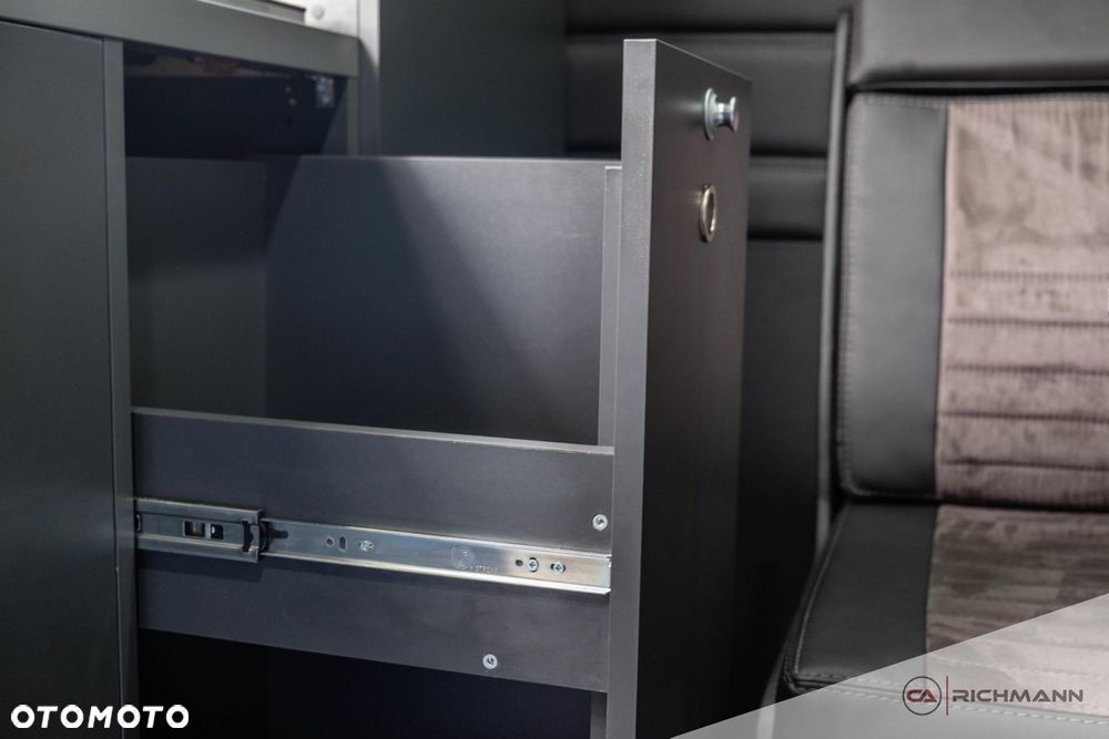 Mercedes-Benz Sprinter - 15