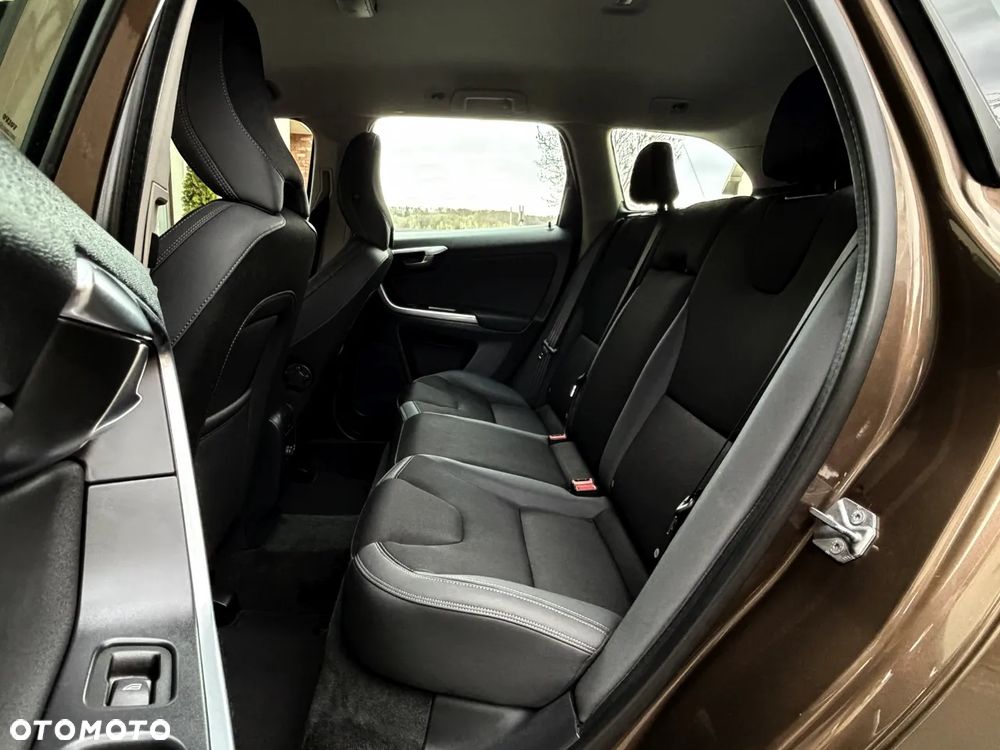 Volvo XC 60 D4 Drive-E Momentum - 24