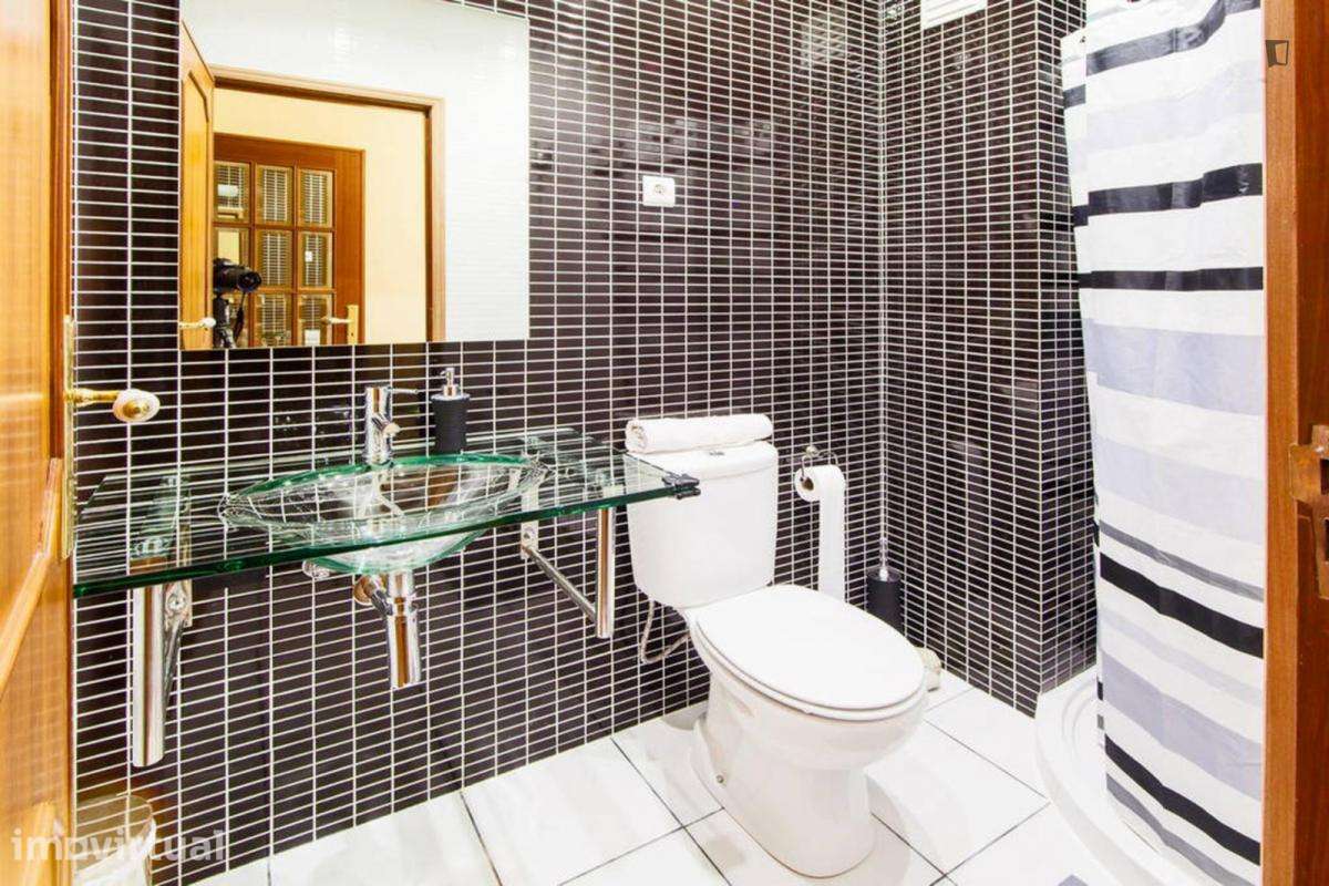 Quarto - localizado em Vila nova de gaia - Grande imagem: 2/11