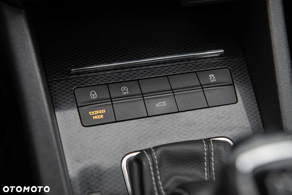 Skoda Octavia 2.0 TDI (Green tec) 4x4 DSG RS - 31