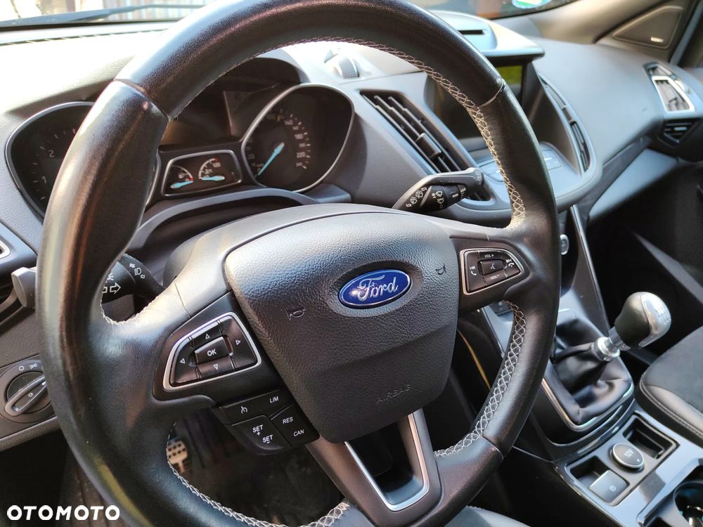 Ford Kuga 1.5 TDCi FWD ST-Line - 19