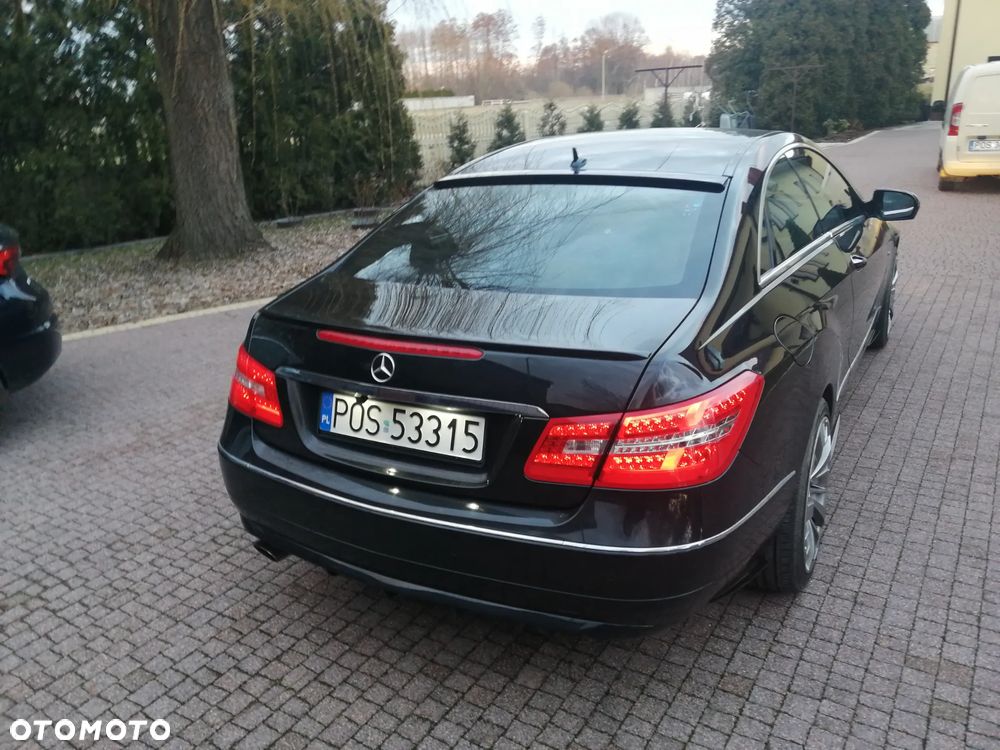 Mercedes-Benz Klasa E 250 CGI BlueEffICIENCY - 2