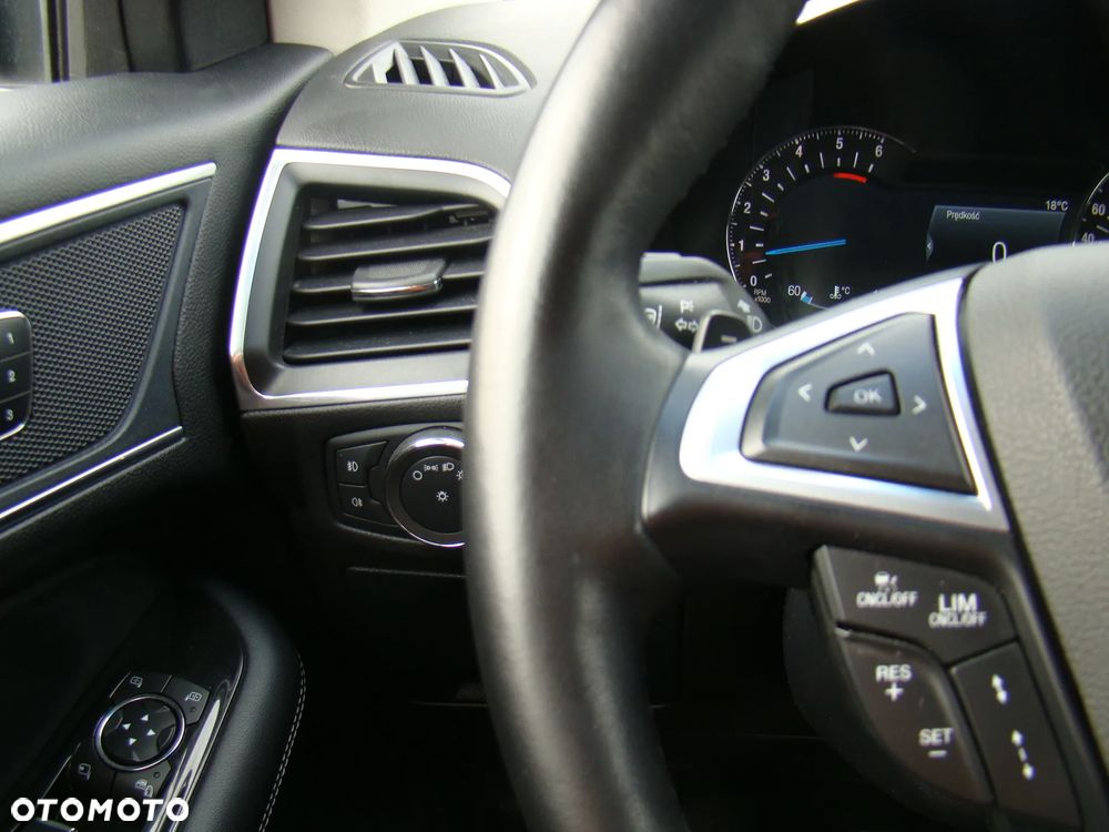 Ford Edge 2.0 TDCi Bi-Turbo 4x4 ST-LINE - 25