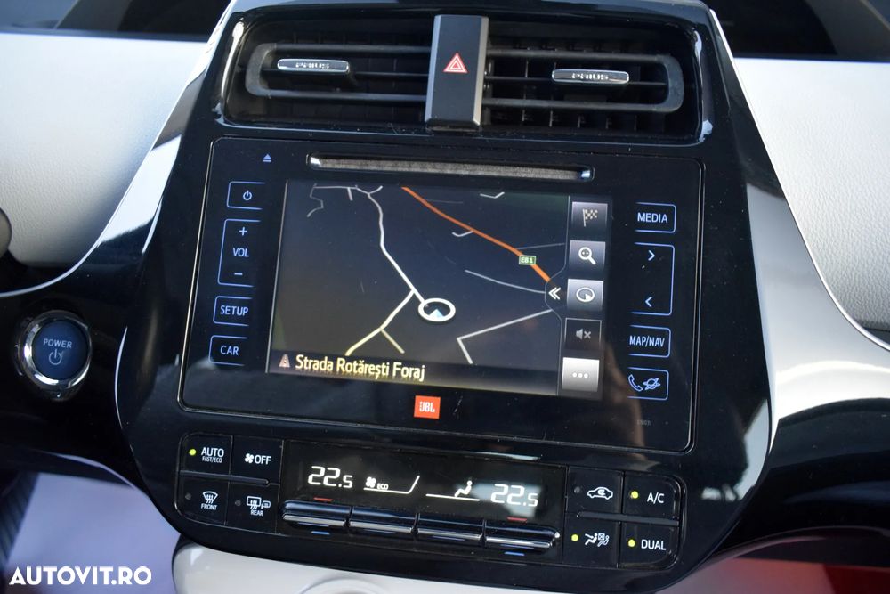 Toyota Prius (Hybrid) Sol Plus - 31