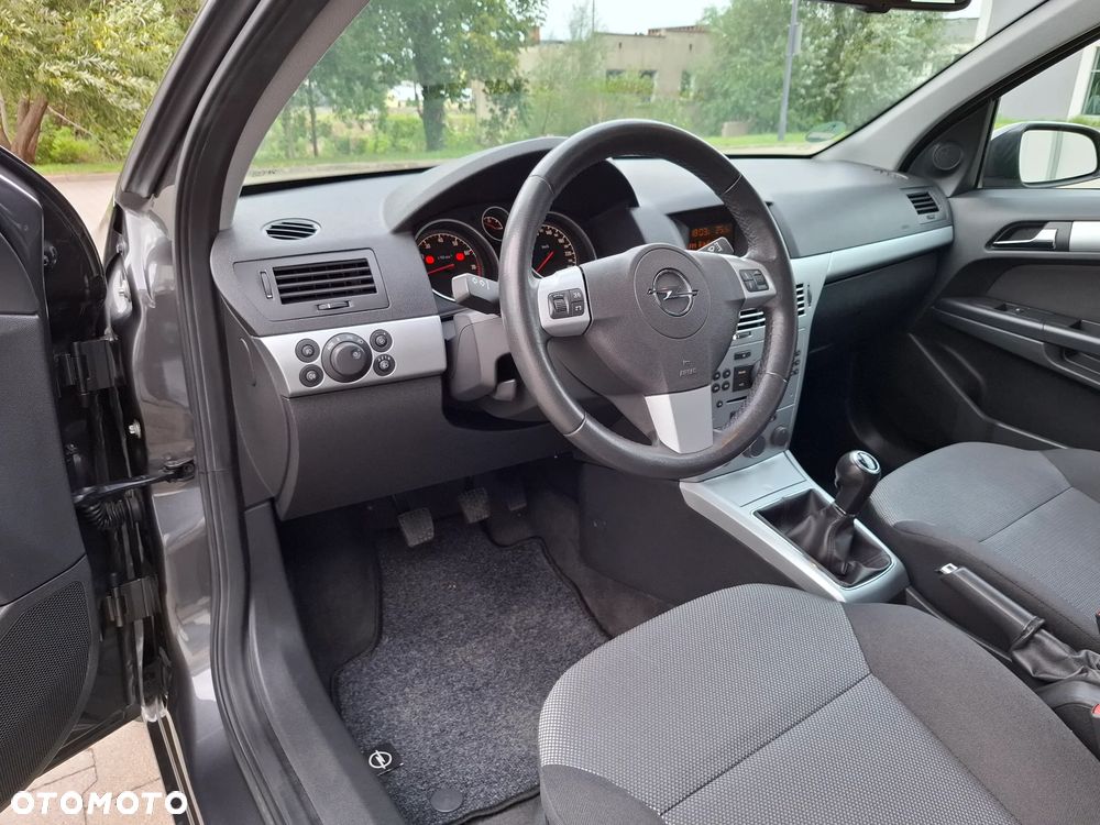 Opel Astra 1.6 Enjoy - 19