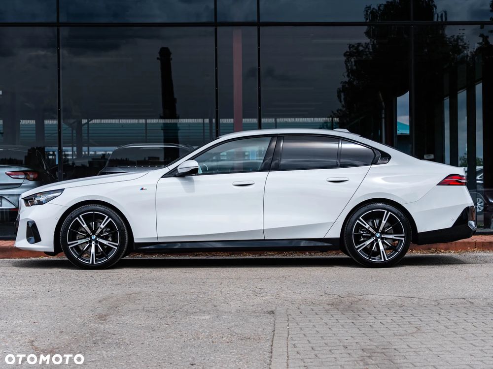 BMW Seria 5 520d xDrive - 17