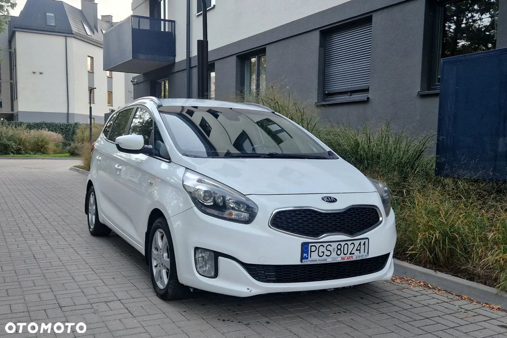 Kia Carens - 6
