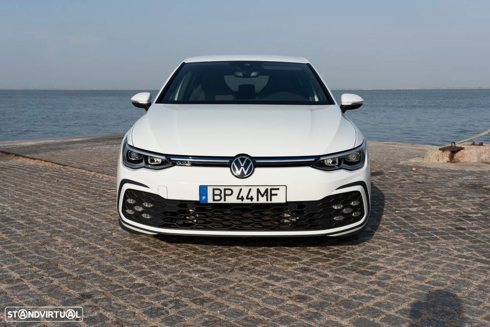 Volkswagen Golf 2022 photo 2