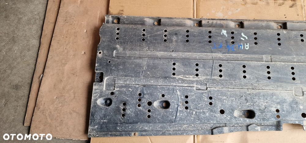 Osłona płyta podwozia prawa Audi A4 B6 8E0825208B - 2