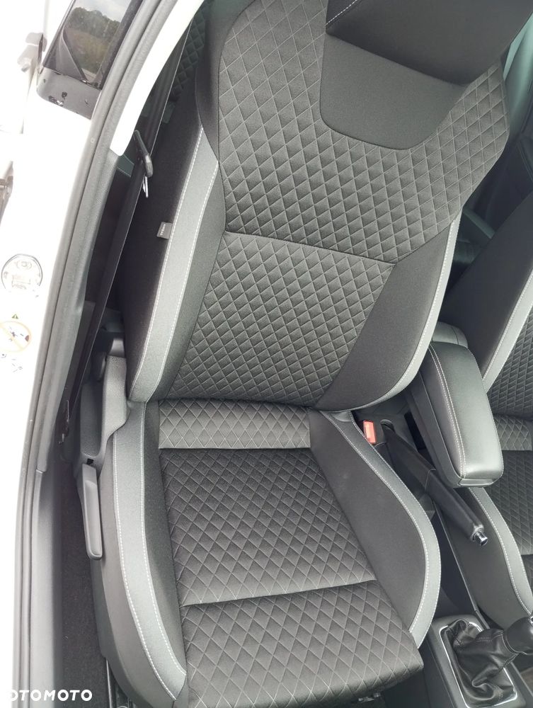 Skoda RAPID 1.0 TSI Style - 29