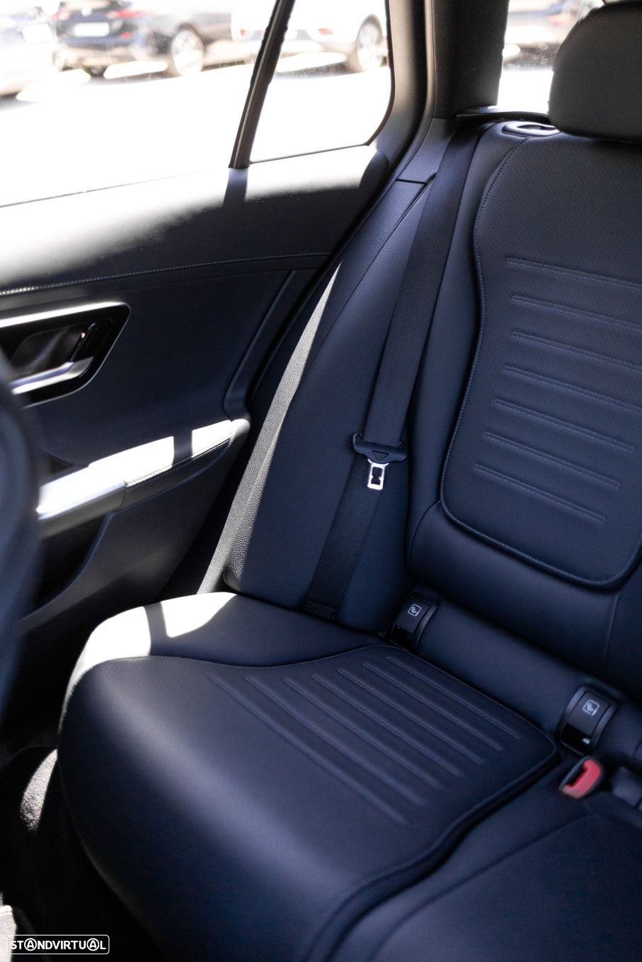 Mercedes-Benz C 300 e AMG Line - 29