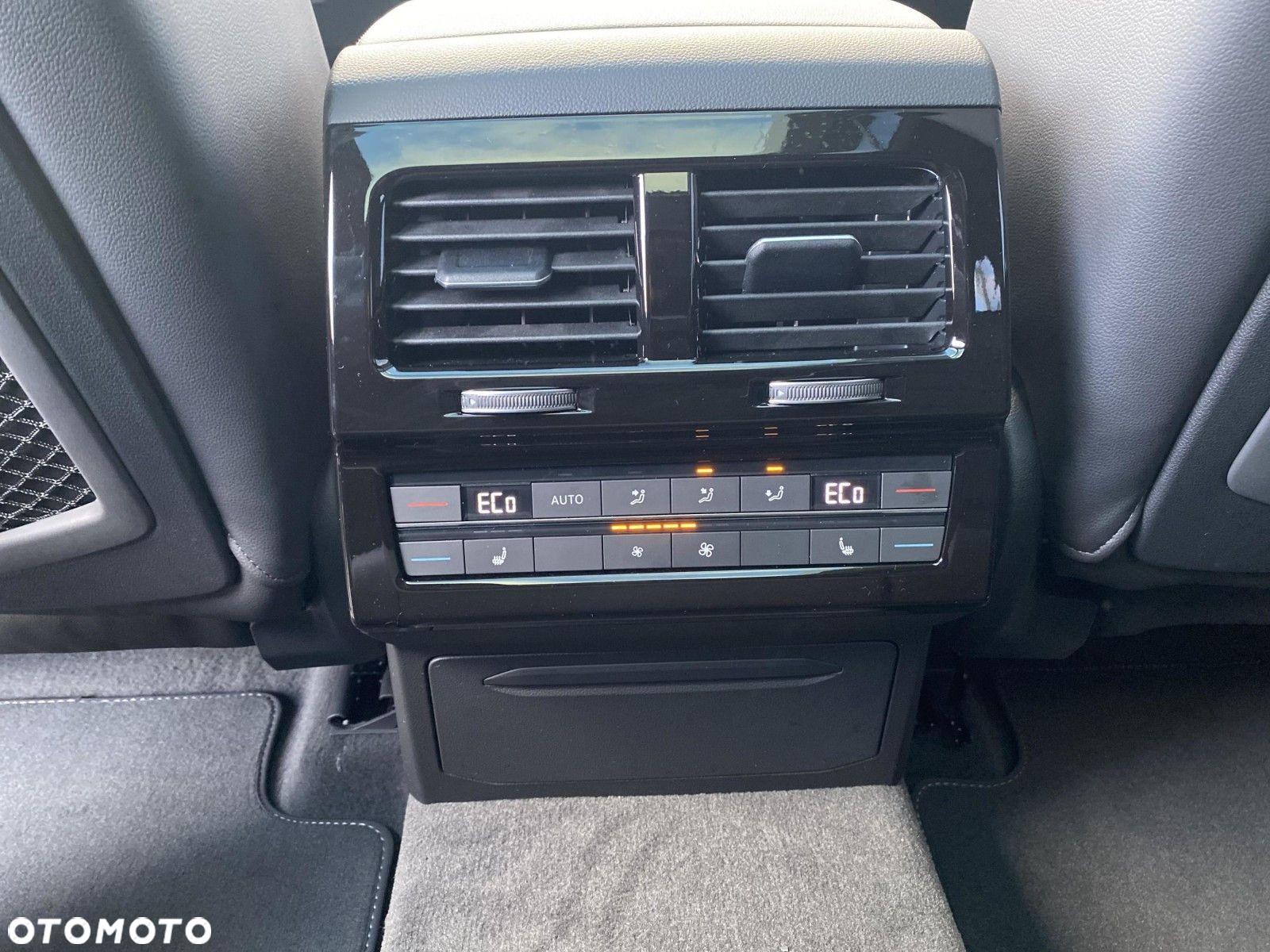 Volkswagen Touareg - 20