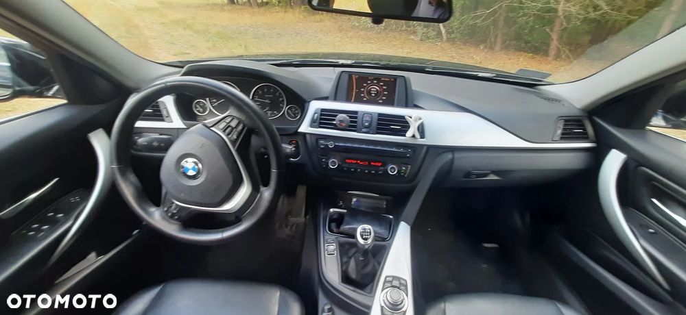BMW Seria 3 328i - 13