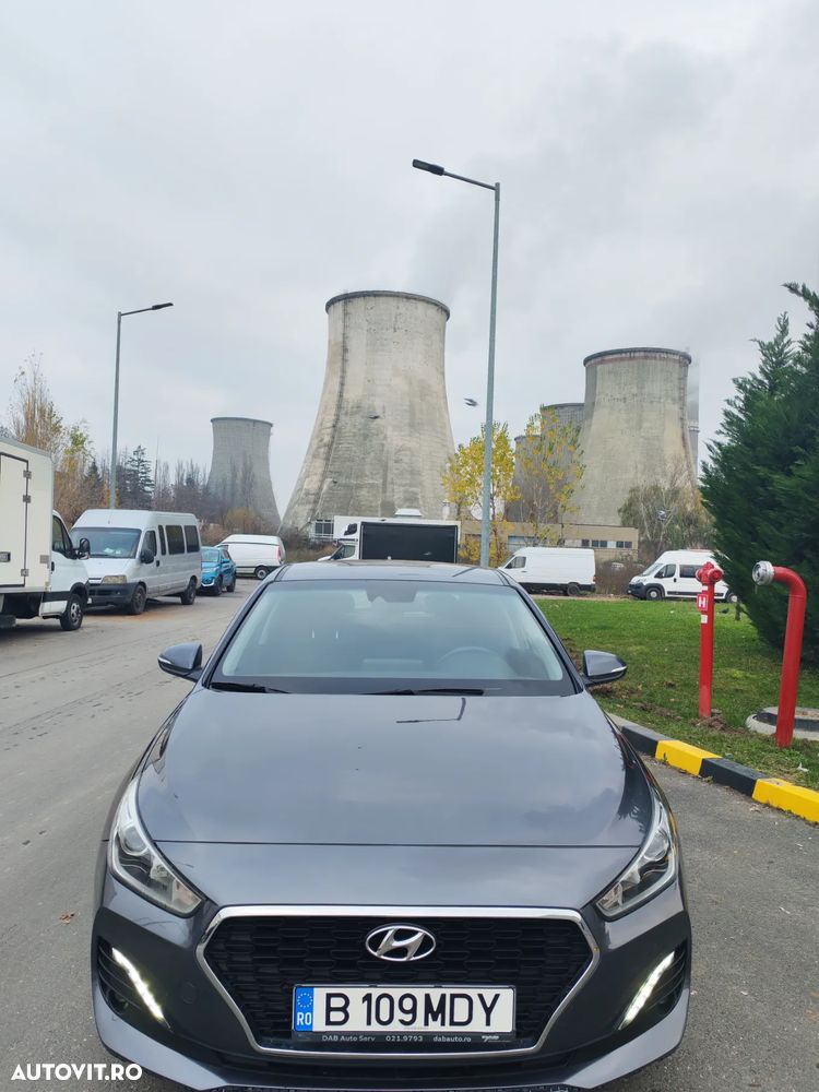 Hyundai i30 1.4 100CP 5DR M/T Highway - 11