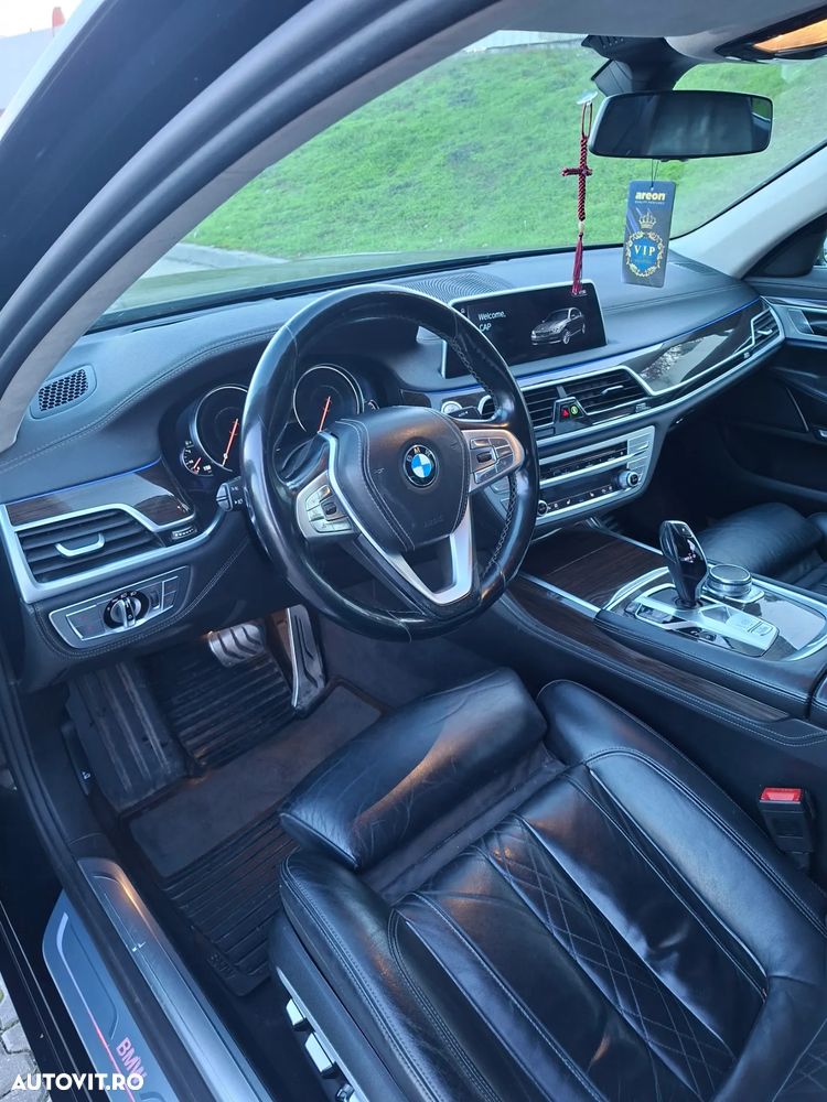 BMW Seria 7 740d xDrive - 14