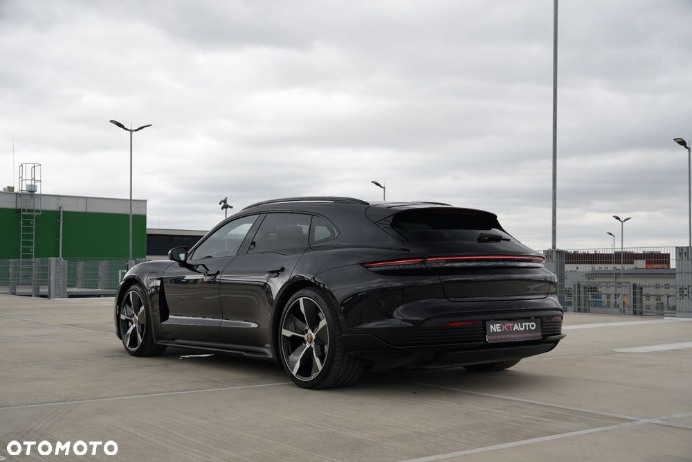 Porsche Taycan Turbo - 10