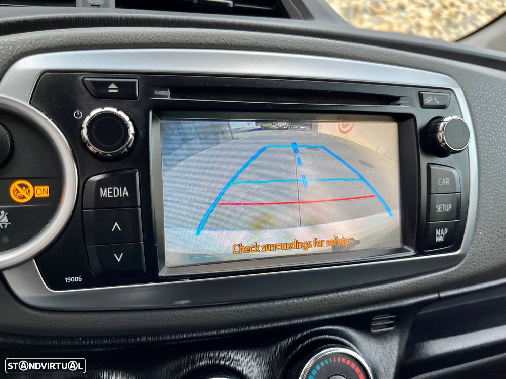 Toyota Yaris 1.4 D-4D ACtive+AC - 37