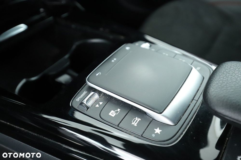 Mercedes-Benz CLA - 16