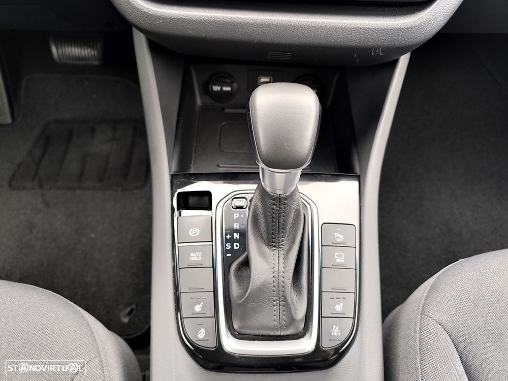 Hyundai Ioniq 1.6 GDI PHEV Tech - 19