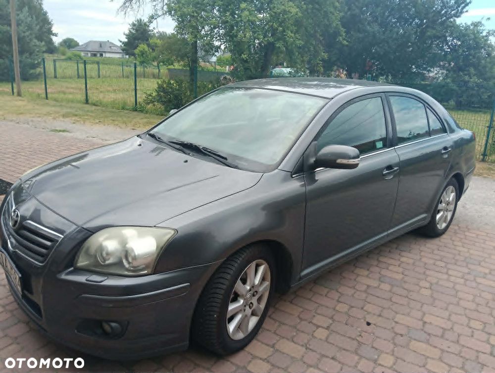Toyota Avensis 2.2 D-4D Sol Plus - 2