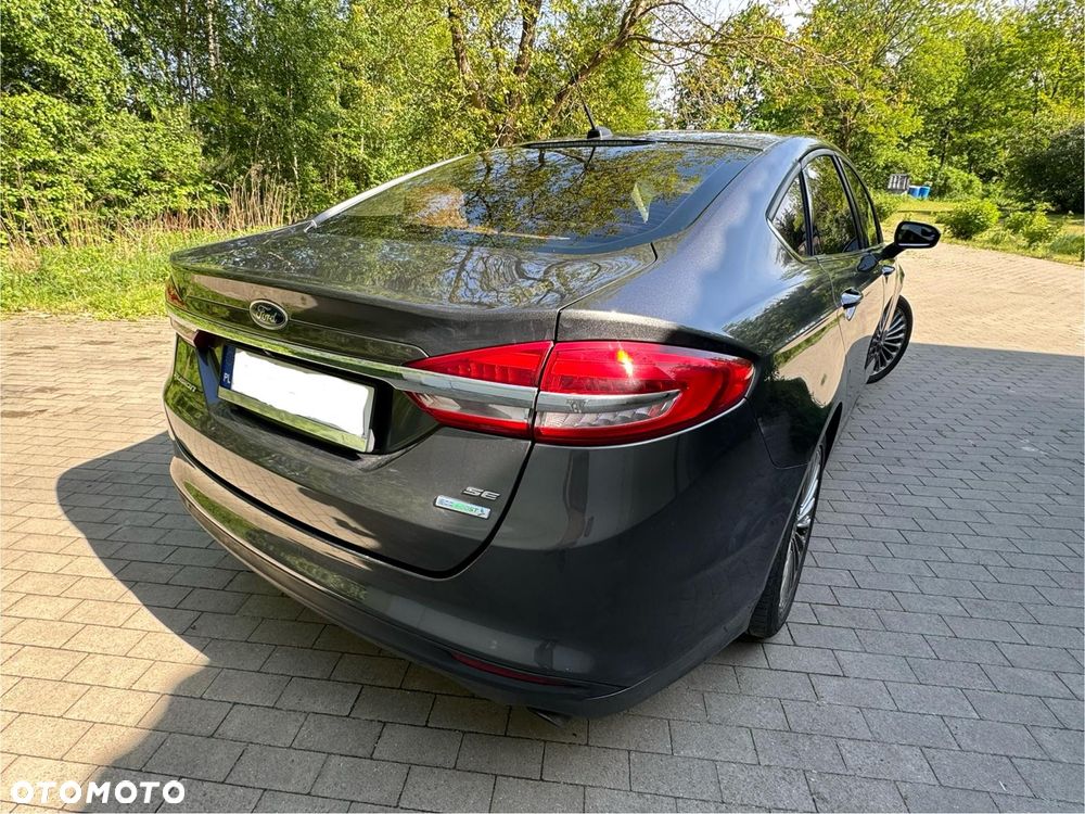 Ford Fusion - 8